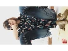 グラサン女の小生意気なうんこ姿 サンプル画像 4