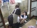 おねしょ少女と育て直しの縁側 サンプル画像 1