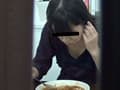 排泄物入り料理を試食させられる女 サンプル画像 2