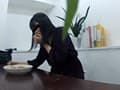 排泄物入り料理を試食させられる女 サンプル画像 3
