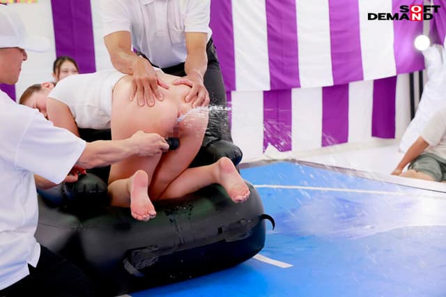 はじめての牛乳浣腸相撲大会（ガチ）。 一般女性4名参加 サンプル画像 6