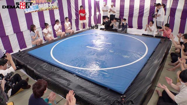 はじめての牛乳浣腸相撲大会2（ガチ）。 一般女性4名参加 サンプル画像 2