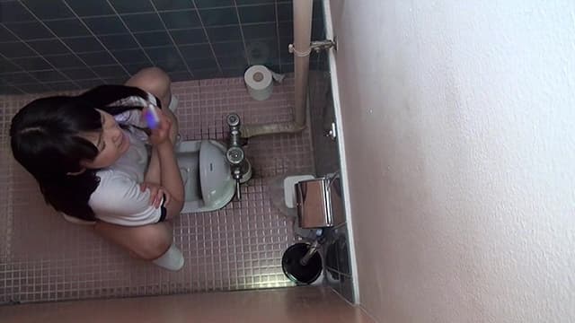 女子校生トイレうんこ盗撮映像集 サンプル画像 15