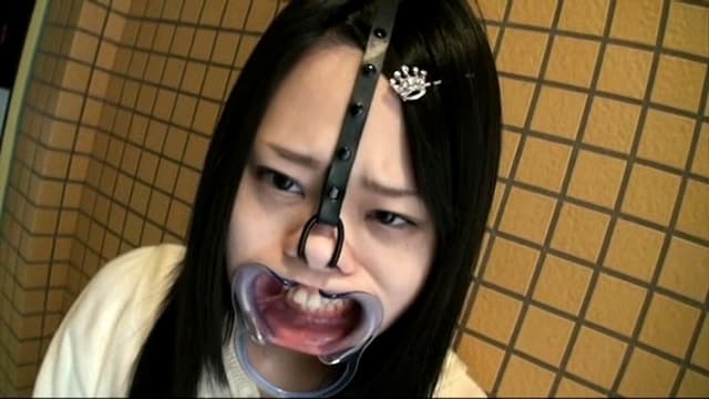 浣腸飼育 強●野外排泄 2 小咲みお サンプル画像 9
