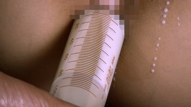 素人限定AV出演を希望する女の子に試しに牛乳浣腸プレイをしてもらうと面白いリアクションが撮れました！笑 サンプル画像 17