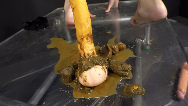 崩れるア〇ル 止まらない限界突破のひねり出る大脱糞 サンプル画像 3