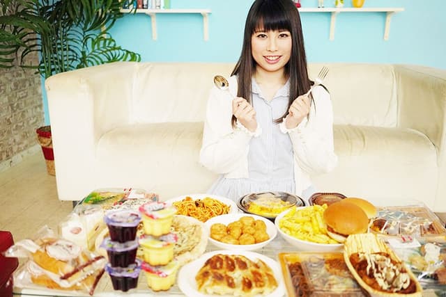 ドヤ！極太一本糞！大食いTV出演フードファイターみひろ サンプル画像 1