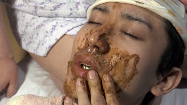 近親スカトロドラマ 背徳の親子糞 母さんごめんねもっと臭いお尻の穴の女見つけちゃった サンプル画像 15