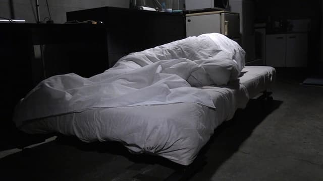 寝糞 安藤瞳 サンプル画像 1