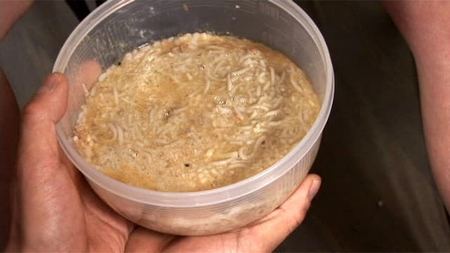 ゲバラ 超絶物量嘔吐ギャルと食ゲロ奴●処刑 黒沢ルナ サンプル画像 10