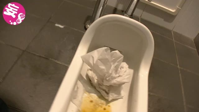 私のオシッコとウンコお見せいたします サンプル画像 2