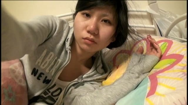 片付けられない女子大生の汚部屋と激臭太便生活 サンプル画像 12