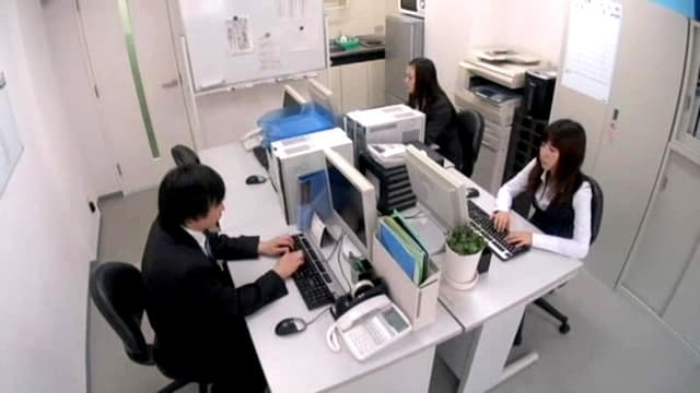 部下にウンコを食べさせたい･･･ 女部長と純情OL サンプル画像 1