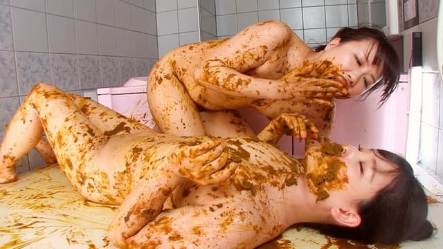 秘密の糞壷 大便レズSEX 6 直喰い！新鮮便 サンプル画像 18