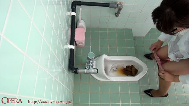 脱糞アナルモザ無し！長時間勤務ナース10名隠し撮り！大開脚！極太！大量脱糞！！ サンプル画像 5